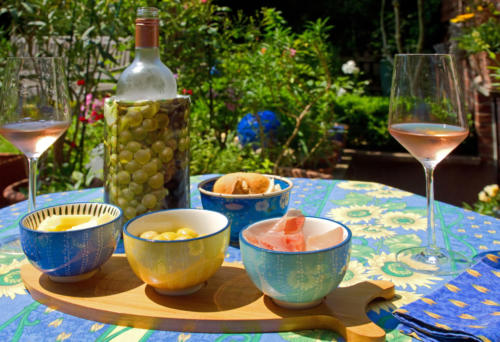 Apéritif auf der Sommerterrasse